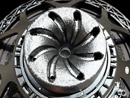 TYRON 21 launched : Aktiver 21 Zoll Beton Subwoofer